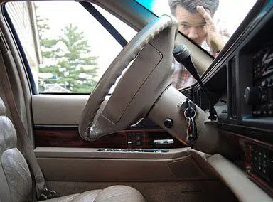 Universal Locksmith Store Carson, CA 310-975-3539 - 20-Car-Lockout